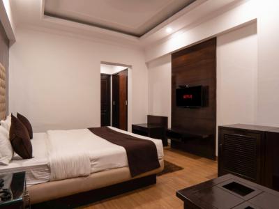 Deluxe Non-View Room 