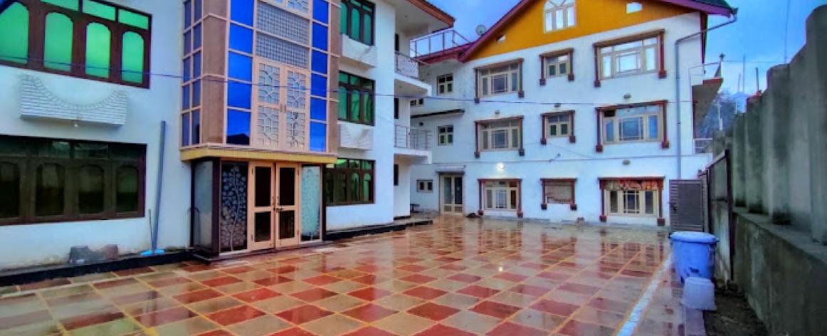 Behtereen Resort Srinagar, Behtereen Resort in Srinagar