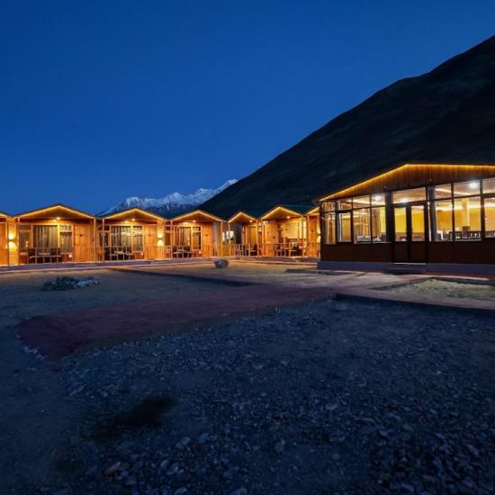 Snow Pine Luxury Wooden Cottage