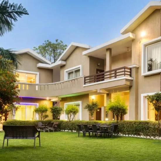 Maulik Mansion Resort