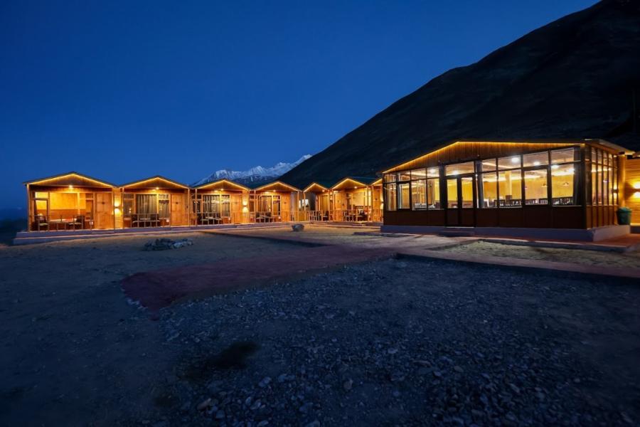 Snow Pine Luxury Wooden Cottage