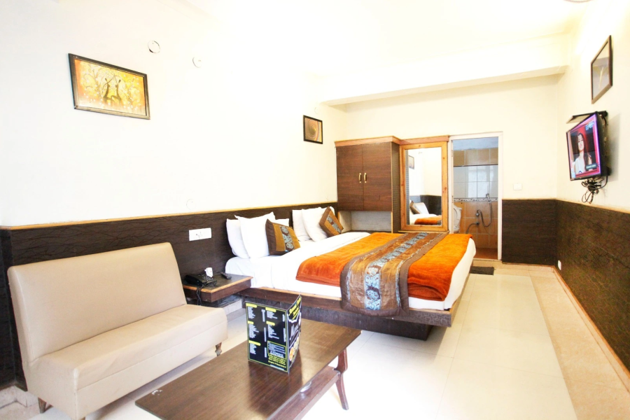 Hotel aroma Nainital